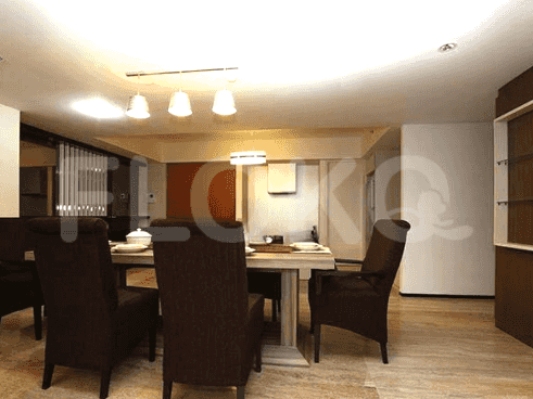 198 sqm, 8th floor, 3 BR apartment for sale in Kuningan 3