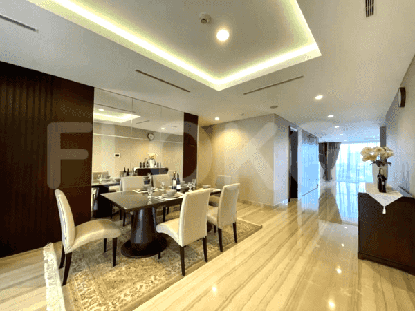 276 sqm, 17th floor, 3 BR apartment for sale in Kebayoran Lama 3