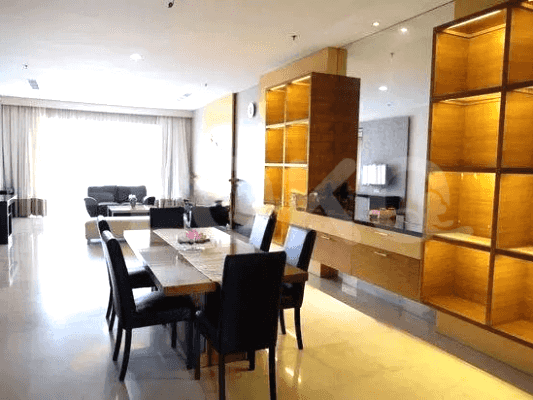 Dijual Apartemen 3 BR, Lantai 2, Luas 185 m2 di Gatot Subroto 2