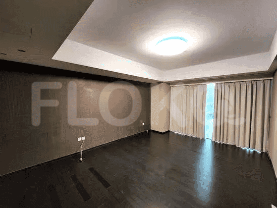 170 sqm, 5th floor, 2 BR apartment for sale in Kuningan 3