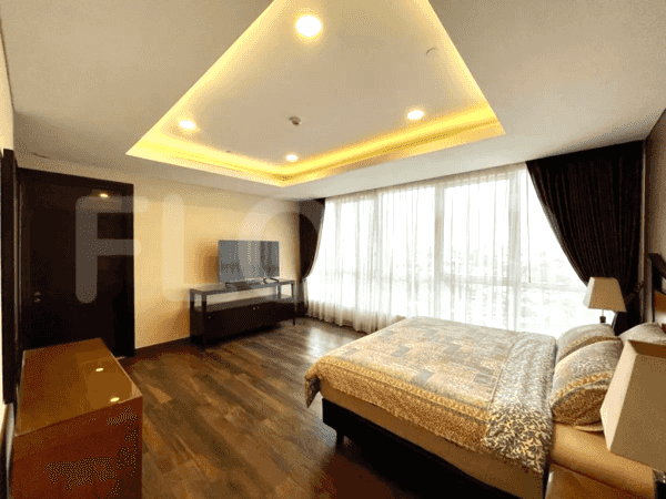 276 sqm, 17th floor, 3 BR apartment for sale in Kebayoran Lama 5