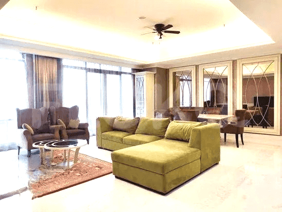 Dijual Apartemen 3 BR, Lantai 15, Luas 225 m2 di Simprug 1