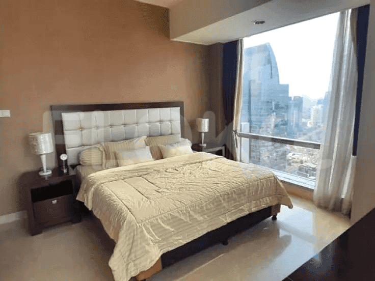 200 sqm, 20th floor, 3 BR apartment for sale in Kuningan 5