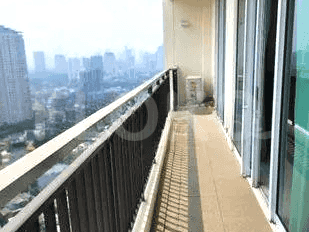 180 sqm, 18th floor, 3 BR apartment for sale in Gandaria 7