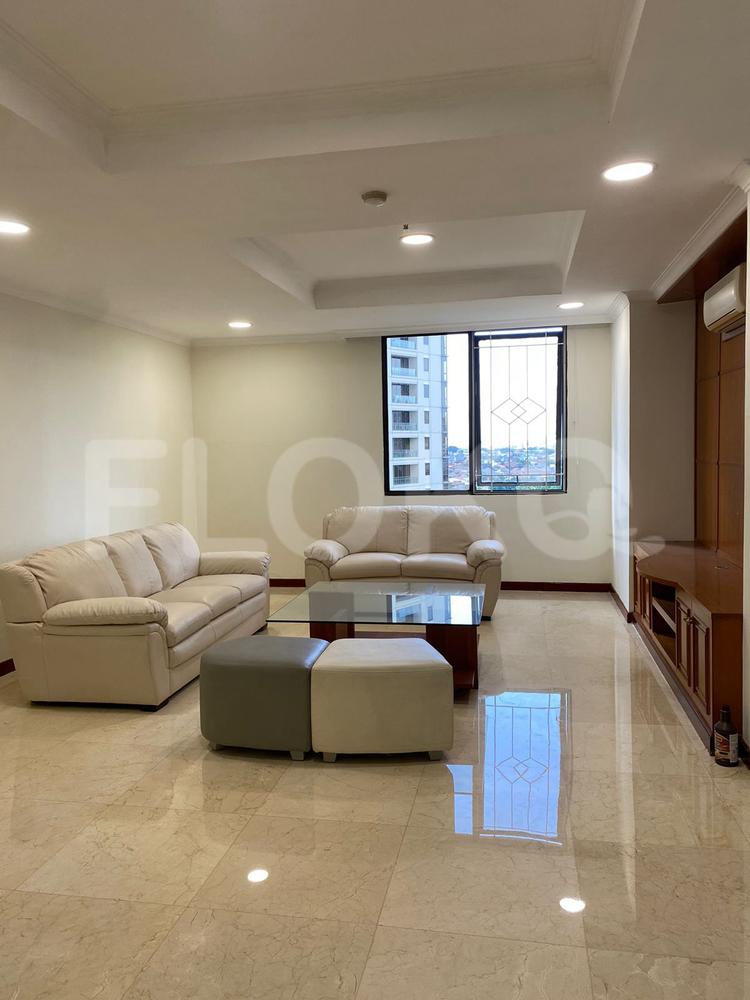 3 Bedroom on 7th Floor for Rent in Simprug Indah - fsi824 4