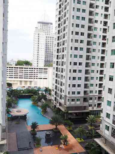 kolam renang thamrin residence apartemen