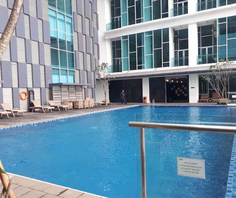 Swimming pool Brooklyn Alam Sutera Apartment