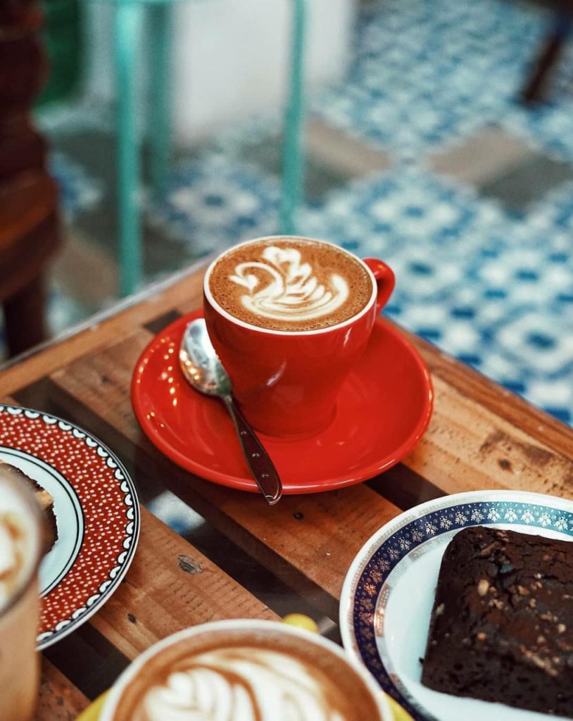 latte at Giyanti Coffee Roastery