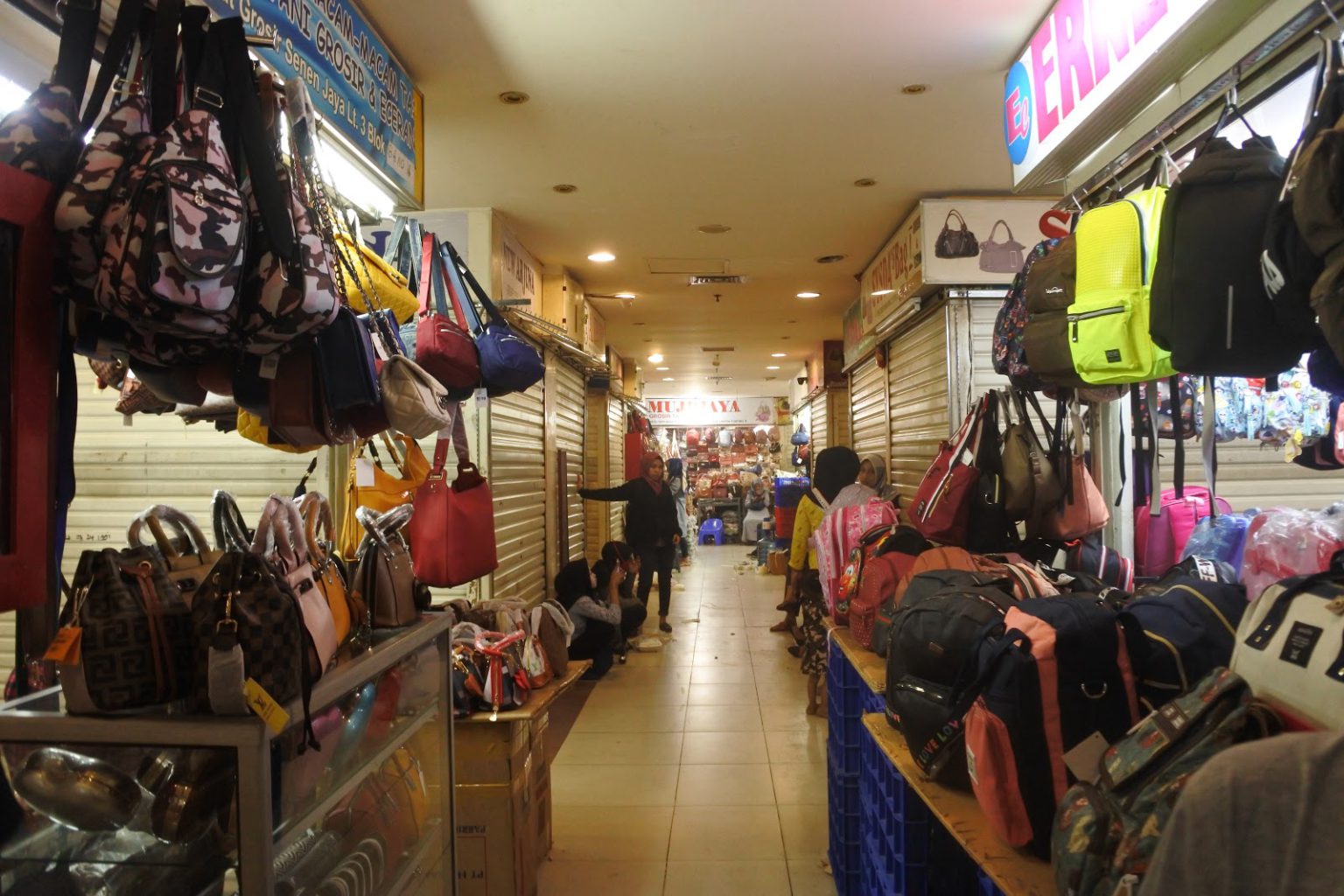 10 Thrift Shop Terbaik Di Jakarta Flokq Blog 9349