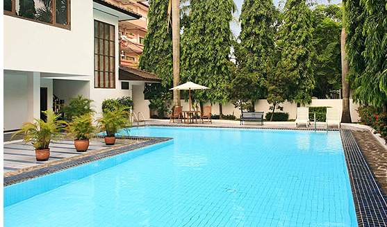 pool of Galeria Court Condominium