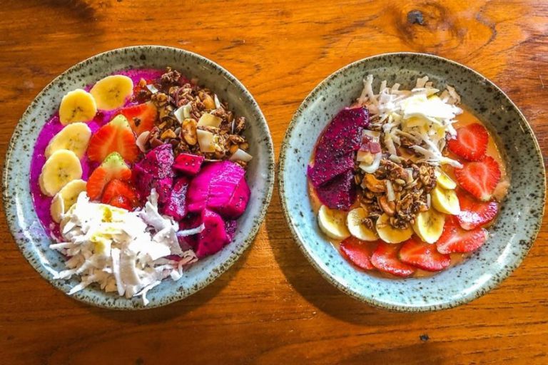 The 12 Healthy and Mouthwatering Smoothie Bowl in Bali Flokq