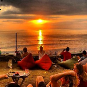 Panduan Lengkap Berkeliling Di Uluwatu Bali | Flokq Blog