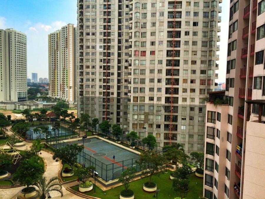 taman rasuna apartment with basketball court